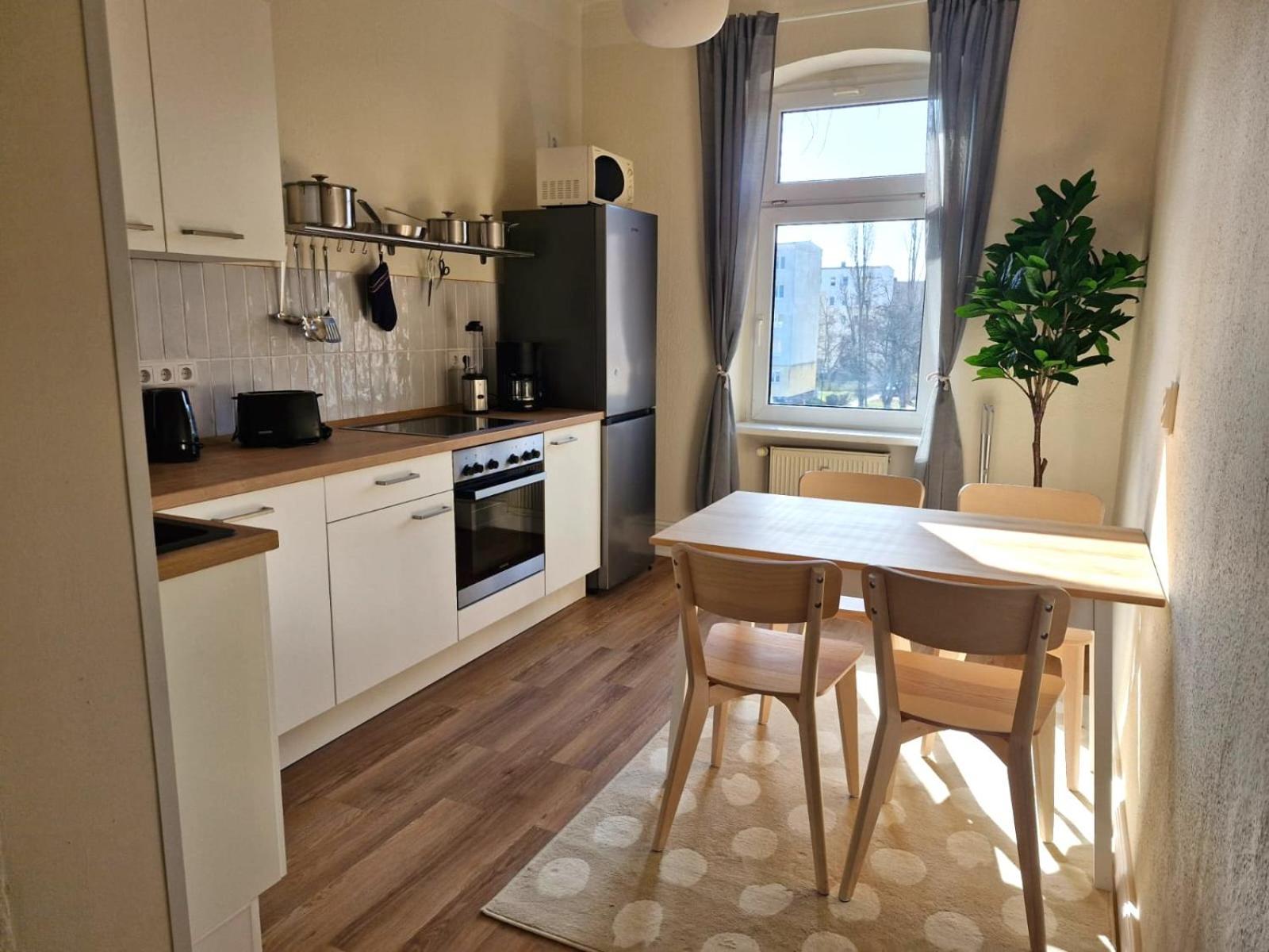 Grossraum-Apartments Mit 2Sz, Wz, Kueche, Smart-Tv, Parken, Etc Эрфурт Номер фото