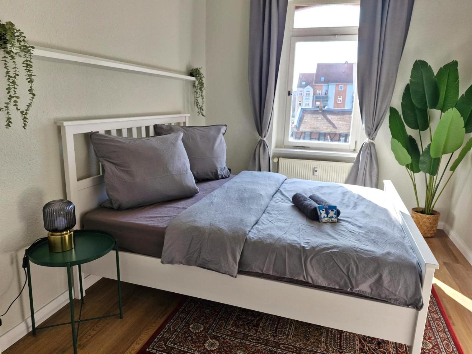 Grossraum-Apartments Mit 2Sz, Wz, Kueche, Smart-Tv, Parken, Etc Эрфурт Номер фото